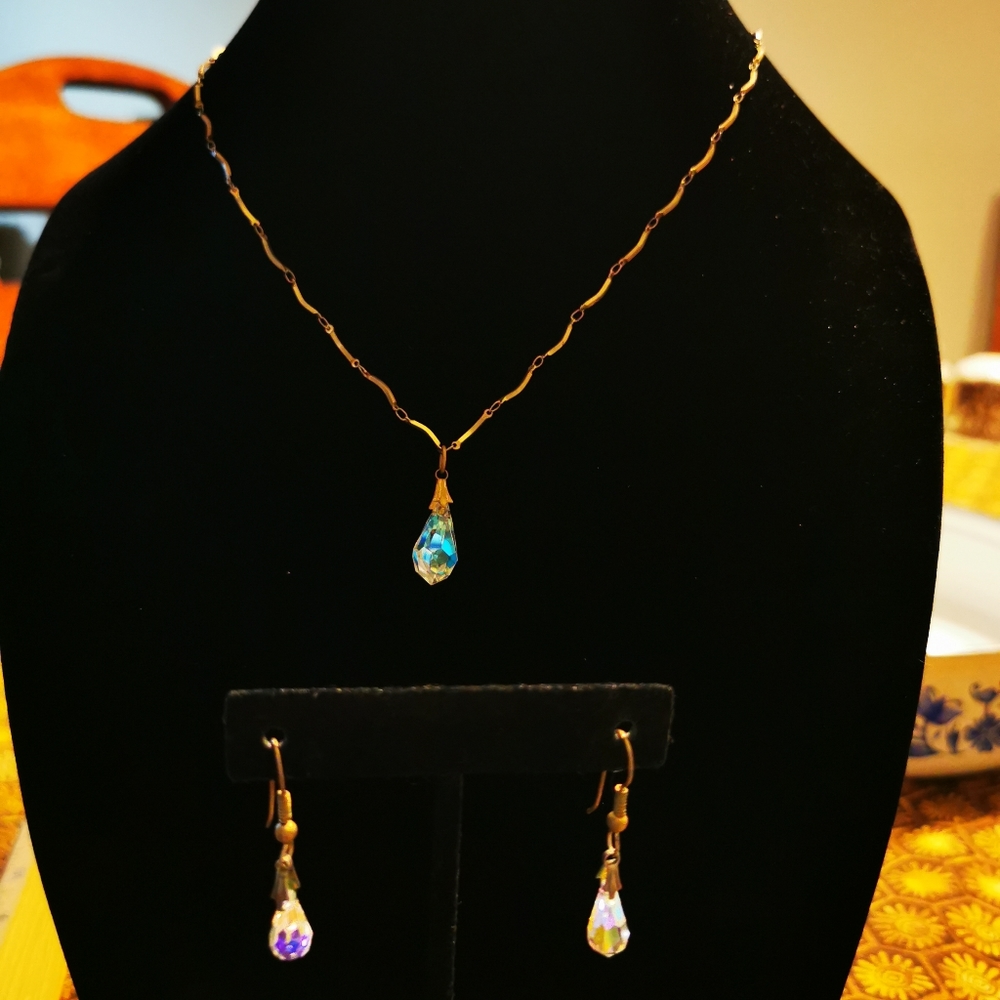Vintage Faceted Crystal Earring and Pendant Set